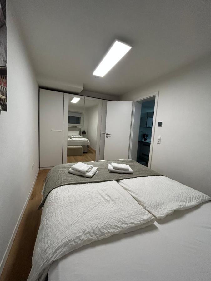 Souterrainwohnung - Appartement *